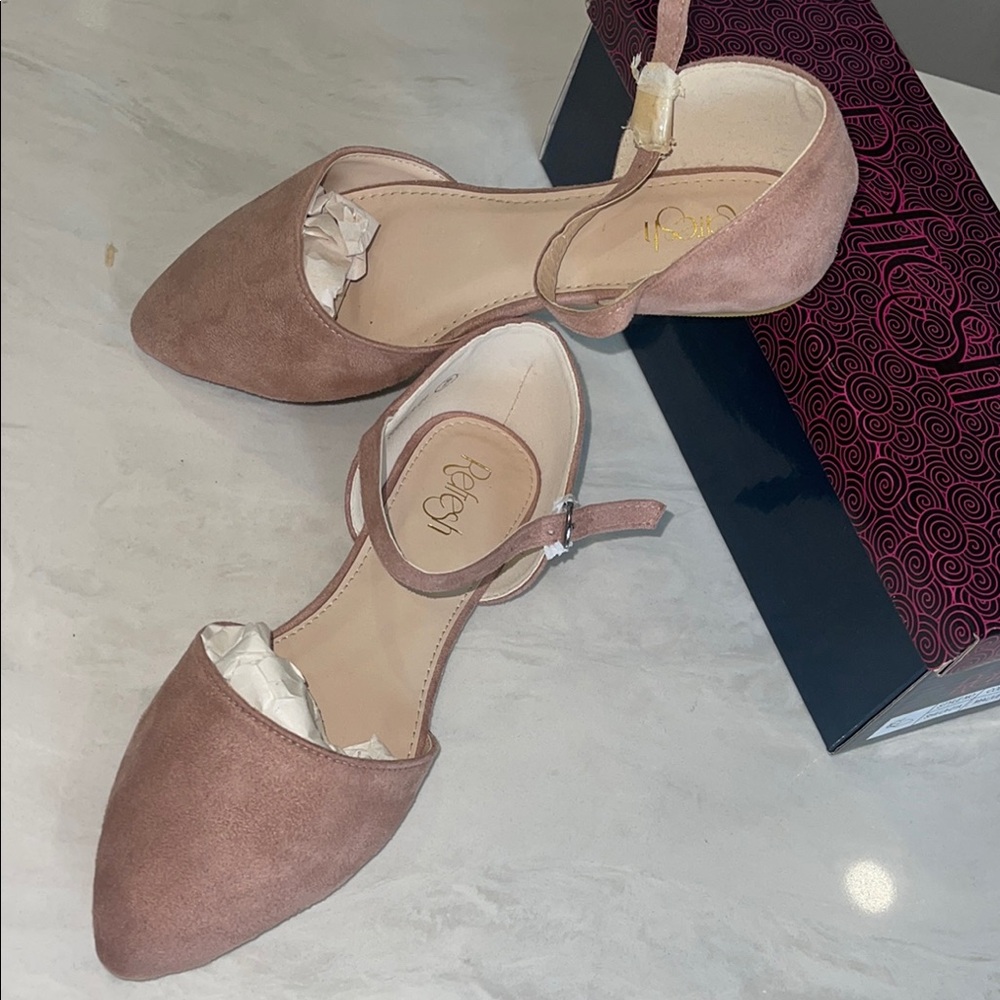 New! ✨ “Refresh” Women's Pink Suede Ankle Strap Flats 🥿 Size 7 Last Pair!